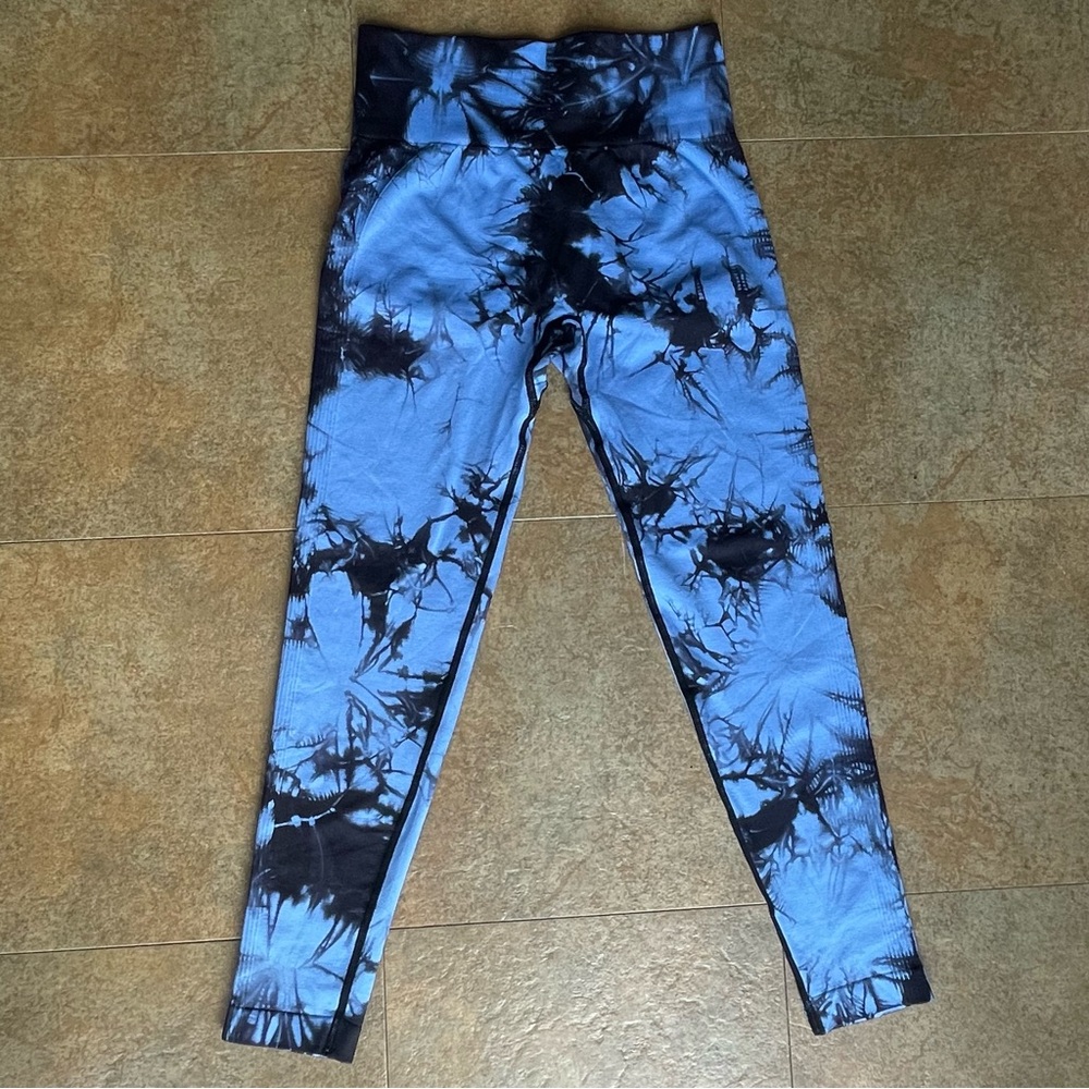 Blue Tie Dye Butt Scrunch Leggings
